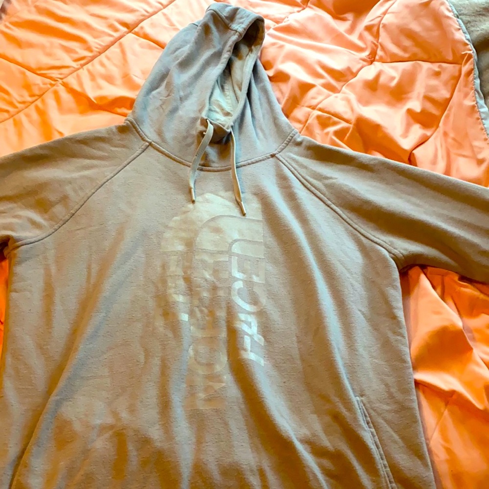 Brand: North face size: XL  color: gray